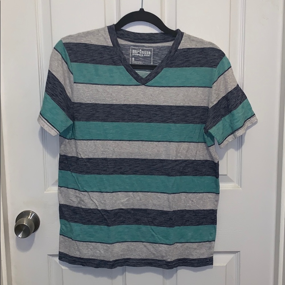 Men’s small, striped shirt